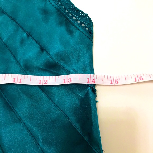 Spaghetti strap tank top - Picture 9 of 11